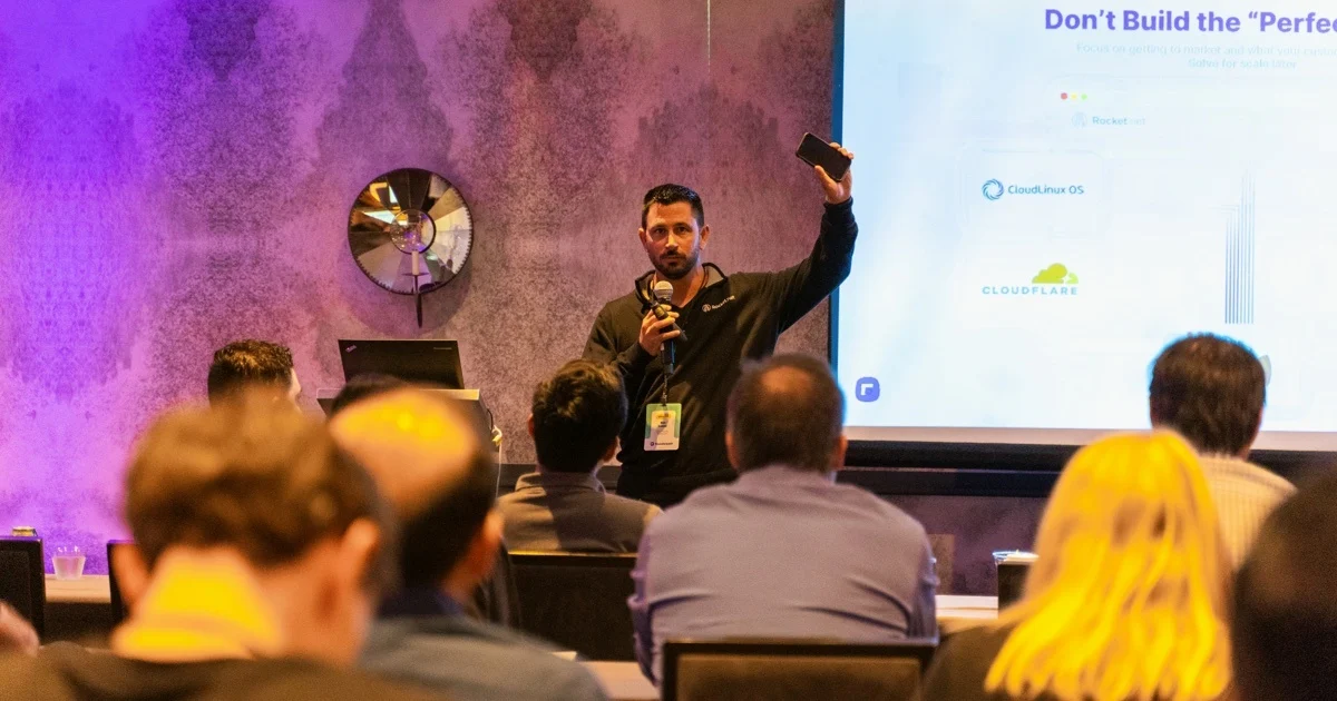 Come Rocket.net ci ha fatto il bootstrap verso $ 1MM ARR e oltre 1 Ben Gabler speaks at Founder500 about Rocket.net