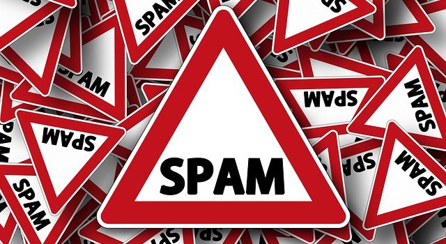Znaki drogowe z napisem SPAM