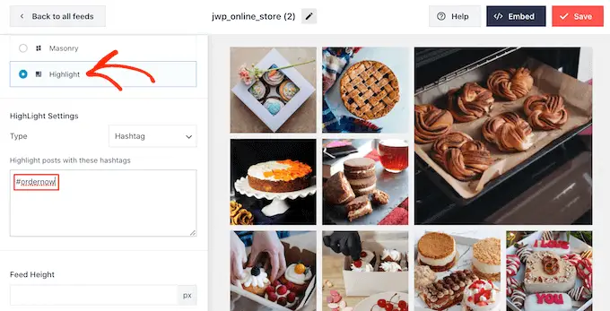 Mostrando imagens de compra do Instagram em um layout destacado com o Smash Balloon Showing Instagram shoppable images in a highlighted layout with Smash Balloon