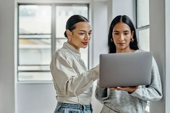 Contoh review desain blog cantik untuk dua rekan kerja
