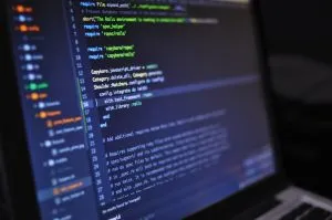 Codice del sito Web sullo schermo di un laptop