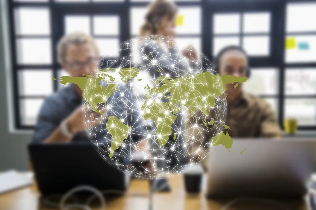 Professionisti della sicurezza informatica al lavoro.