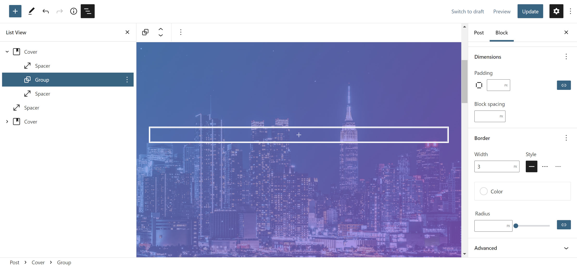 Editor de postagem do WordPress com dois blocos espaçadores e um grupo aninhado dentro de uma capa. À esquerda, a visualização de lista está aberta, mostrando a hierarquia.