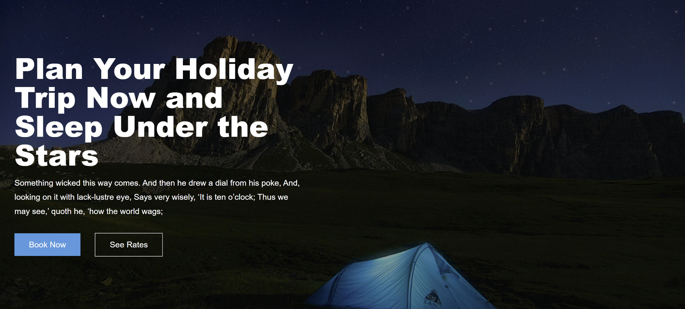 Grande imagem de fundo com um deserto no meio da noite. Uma barraca está no primeiro plano da imagem. À esquerda está o texto falso para reservar uma noite sob as estrelas.
