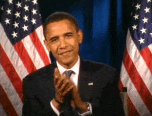 オバマ大統領が手をたたく。