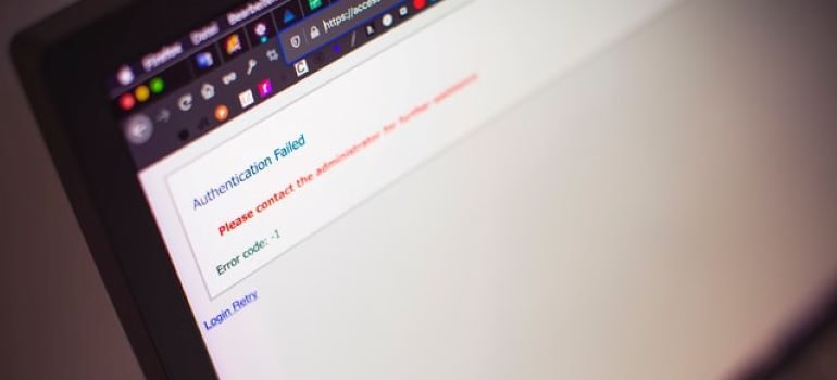 Dizüstü bilgisayar ekranında hata mesajı