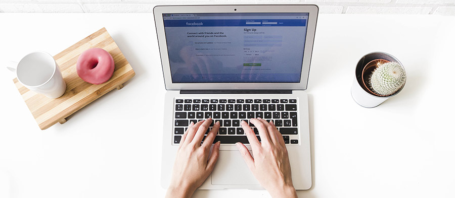 usando facebook