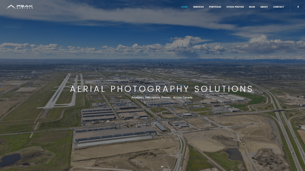 Situs web fotografi Peak Aerials.
