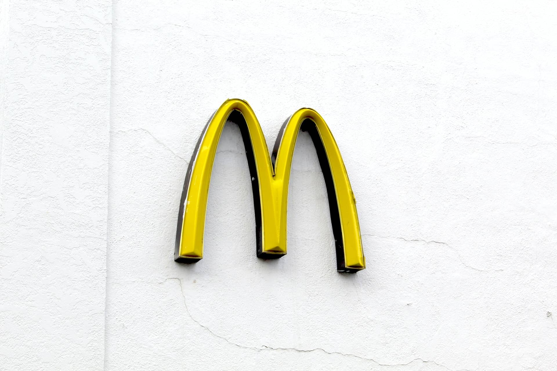 マクドナルドのロゴ