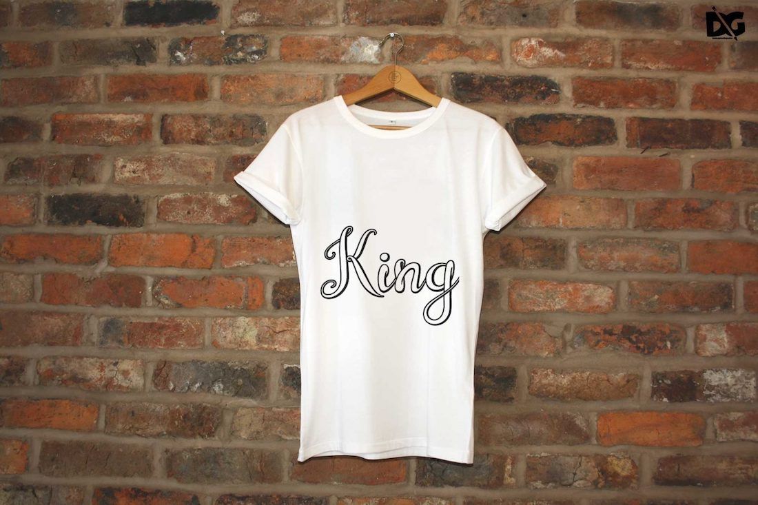 Maquette de présentation de t-shirt Nice White Hanger gratuite