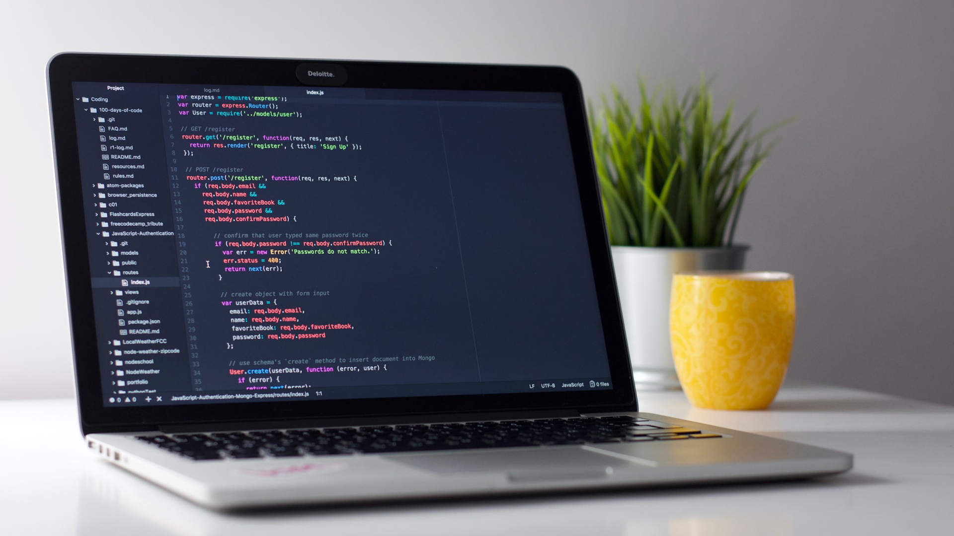 JavaScript em andamento em um laptop