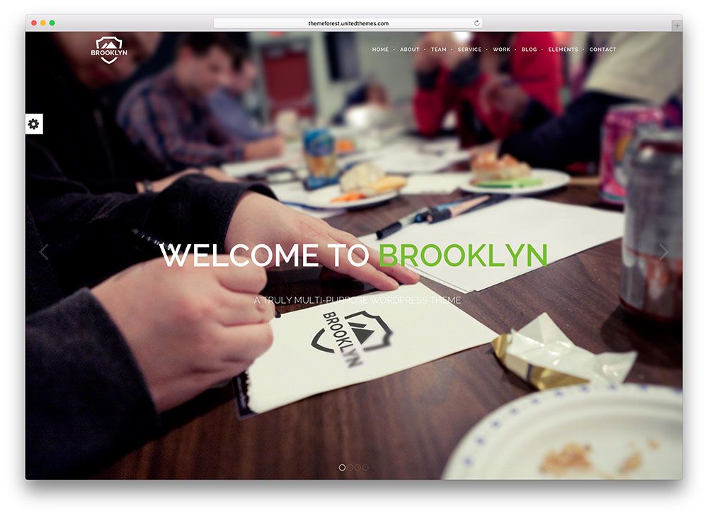 Brooklyn - Vollbild-Parallax-Design