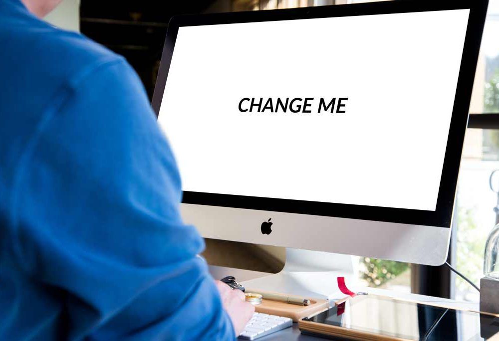 бесплатный макет imac в домашнем офисе