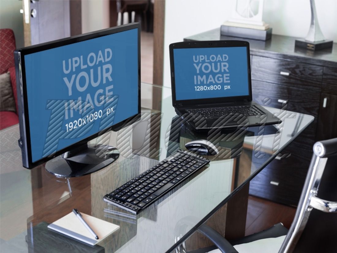 desktop pc dan meja laptop mockup