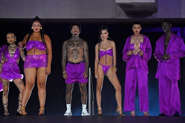 UN ejemplo del enfoque de marketing relacional de Fenty beauty y Fenty Savage