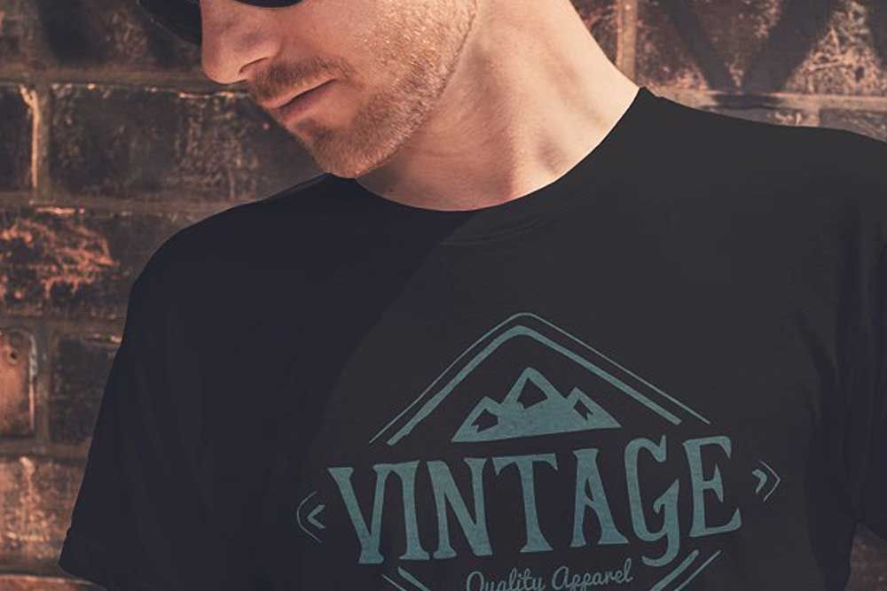 maquete de camiseta preta