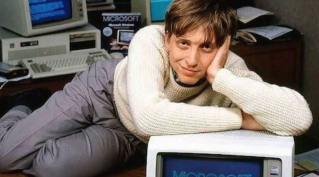 Bill berpelukan seksi