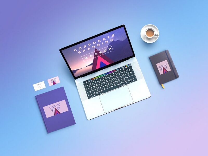 带有 MacBook 的企业品牌模型