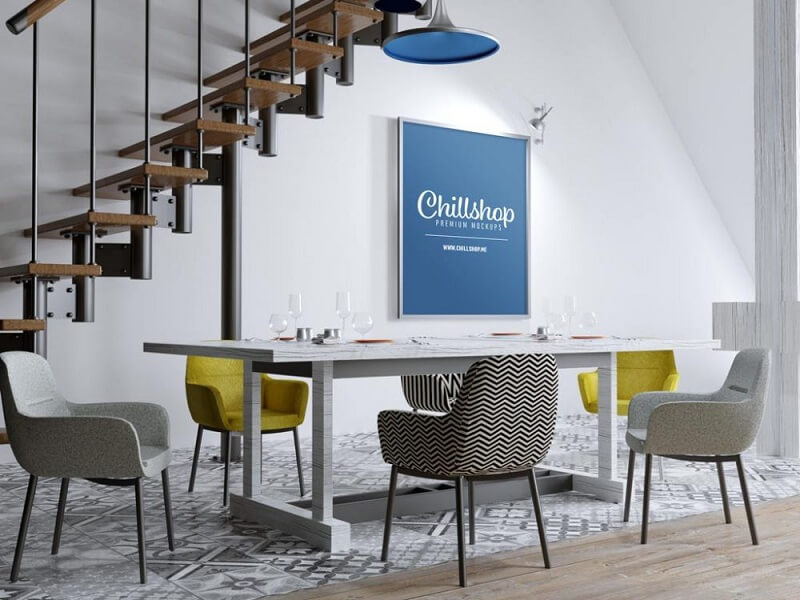 Affiche encadrée dans le salon