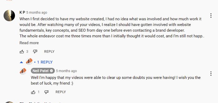 Neil Patel이 자신의 YouTube 채널에서 댓글에 응답하는 예.